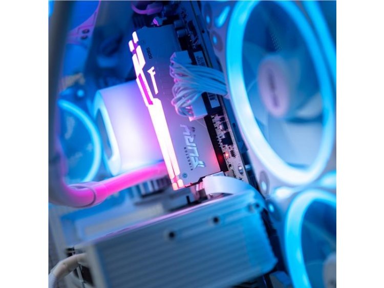 LYNX Challenger White Ryzen 7 9700X 32GB 1TB SSD NVMe RTX 5070 12G W11 Home